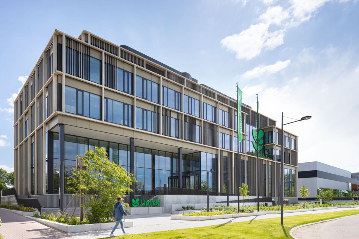 办公楼外观.jpg 办公楼外观.jpg