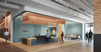 办公室装修设计：采用旧邮局的建筑风格 自然光带来温暖和舒适的感觉