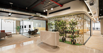 办公室装修设计：以赭石色和橘色为特色的充满活力的调色板 营造出令人振奋的氛围