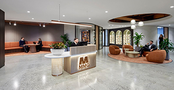 办公室装修设计：融入了原住民艺术的元素，为工作空间赋予了文化深度