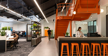 办公楼设计装修：旨在消除传统的工作场所孤岛 功能与活力本质无缝融合