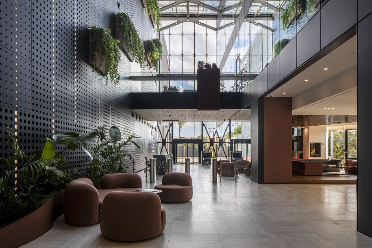 办公楼入口.jpg 办公楼入口.jpg