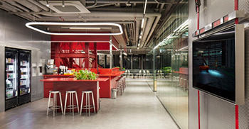 游戏公司办公楼装修：强调天花板上的间接照明