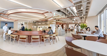 办公室室内装修：开放式布局提供清晰的视野 营造出舒适和令人振奋的环境