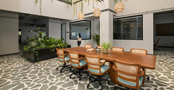 办公楼设计装修：在裸露的波西米亚美学中 功能性与优雅相舞