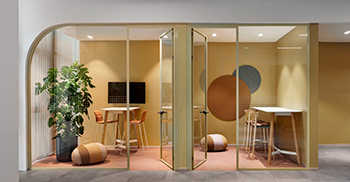 办公楼装修：圆周运动将用户引向了一种更有机形式的几何语言